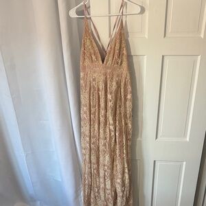 Lulu's Lace Maxi Dress in Cream and Tan (NEVER WORN) With slit!